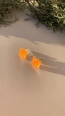 Parlak Turuncu Renkli Simli Gümüş Aksesuarlı Kare Elmas Şekil Küpe El Yapımı Epoksi thumbnail 3