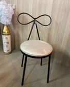 Fiyonk Makyaj Sandalyesi Metal Siyah Minder Krem - 1