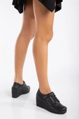 Dolgu Taban Cırtlı Elastik Bant Siyah Kadın Günlük Ayakkabı thumbnail 2