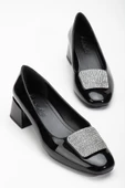 Büyük Numara Rugan Kare Taşlı Siyah Kadın Kısa Topuklu Ayakkabı thumbnail 1