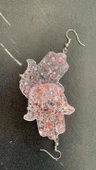 Epoksi İçine Pembe Glitter Süs Tırtıklı Kristal Desen Fatma Ana Eli Gümüş Aksesuar Küpe El Yapımı thumbnail 2