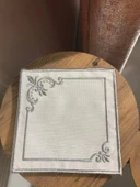 NİVEMESHOME MİHRİMAH NAKIŞLI GÜMÜŞ KARE (6 ADET) KETEN KOKTEYL PEÇETESİ KAHVE YANI SUNUMLUK - 1