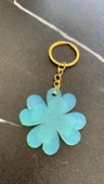 Parlak Mint Yeşili Renk Gold Aksesuarlı Yonca Şekil Anahtarlık El Yapımı Epoksi thumbnail 4