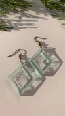 Transparan Mint Yeşili Renk Antik Sarı Aksesuarlı Orta Boy İçi Boş Karo Şekil Epoksi Küpe El Yapımı - 7
