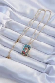 Altın Renk Taç ve Kız Figürlü Renkli Mineli Tarot Kolye - EBJ240920W28213 - 2