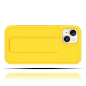 Apple IPhone 13 Uyumlu Mat Sarı Yumuşak Silikon Standlı Tutacaklı (Tutamaçlı) Telefon Kılıfı - 2