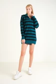 Kadın Çizgili Yarım Fermuarlı Tüylü Tunik Zümrüt - 5