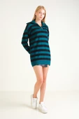 Kadın Çizgili Yarım Fermuarlı Tüylü Tunik Zümrüt - 4
