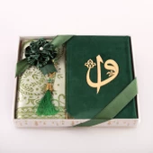 Kuran +  Seccade +  Tesbih Hediye Seti (Orta Boy, Kadife, Desenli Kutu, Zeytin Yeşili) thumbnail 2