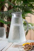 Kapris Metal Kapaklı Üçgen Cam Sürahi 1800 Ml SA6858 - 1