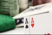 Texas Poker Seti 200 Chip + 2 Deste İskambil Kağıdı  Özel Teneke Kutusunda - 3