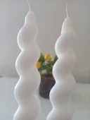 qosrix 2'li Beyaz Italyan Burgulu Şamdan Soya Mumu Doğal Kokulu Uzun Çubuk Konik Burgu Spiral Mum Dekoratif thumbnail 2