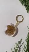 Şeffaf Epoksi İçinde Gold Süslemeli Apple Elma Şekil Gold Aksesuarlı Anahtarlık El Yapımı Hediyelik thumbnail 7