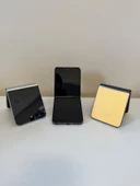 Samsung Z Flip 5 256GB - 1