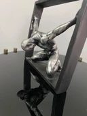 Tutsak Adam heykeli Soyut Düşünce Tuzağı Tasarım Heykel ( aşırı düşünen heykel mücadele figürü biblo ) - 6