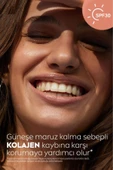Nivea Lip Balm Bakımlı ve Renkli Dudak Balmı Nude 4,8Gr Spf30,Doğal Yağlar,E Vitamini,Dudak Ve Yanaklar Için - 3