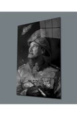AlpiLeo Siyah Beyaz Yapay Zeka Üniformalı Atatürk Alp Özel Cam Tablo thumbnail 1
