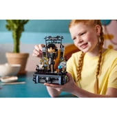 LEGO Wednesday 76780 Wednesday Addams Figürü (702 Parça) thumbnail 5