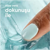 Gillette Venus Bikini Bölgesi Tıraş Makinesi ve 1 Adet Yedek Başlık thumbnail 3