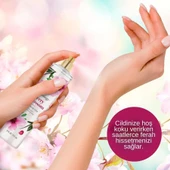 Bodycology Cherry Blossom Fragrance Mist Kiraz Çiçeği Kokulu Kadın Vücut Spreyi thumbnail 2