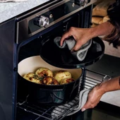 KitchenAid CC006061-001 5.2 Litre 26 cm. Döküm Demir Tencere - Siyah - 7