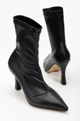Kadın Siyah Cilt Bilekli Orta Boy Topuklu Bot thumbnail 3