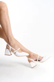 Tenba Beyaz Rugan Mary Jane Kalın Topuklu Küt Burun Bantlı Ayakkabı thumbnail 1