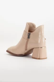 Kadın Topuklu Bot Bej Rugan Tokalı Klasik Vardola Taban thumbnail 5