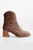 Kadın Topuklu Bot Leopar Desenli Klasik Vardola Taban thumbnail 3