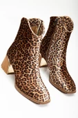 Kadın Topuklu Bot Leopar Desenli Klasik Vardola Taban thumbnail 1