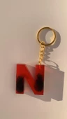 N Harfi Kırmızı Renk Siyah Dumanlı Süs Gold Aksesuarlı Epoksi Anahtarlık El Yapımı Hediyelik thumbnail 7