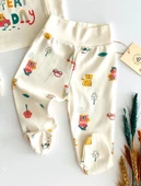 Neşeli Bebekler Baskılı Desen Fiyonklu Önden Çıtçıtlı Kendinden Eldivenli Bereli Yeni Doğan Penye Takım thumbnail 3