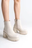 LISSE Fermuarlı Ortopedik Taban Suya ve Soğuğa Dayanıklı Kalın Topuklu Cilt Kadın Bot KT Krem thumbnail 1