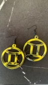 Siyah Sarı Renkli Ebruli Yuvarlak Şekil İkizler Burcu Siyah Aksesuarlı Epoksi Küpe El Yapımı Hediyelik thumbnail 6
