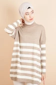 Yarım Balıkçı Yaka Tesettür Çizgili Tunik Kazak Bej - 4