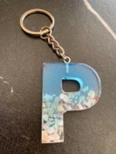 P Harfi Mavi Renk Deniz Kabuklu Gümüş Aksesuarlı Epoksi Anahtarlık El Yapımı Hediyelik thumbnail 8