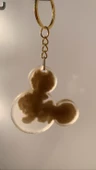 Şeffaf Epoksi İçinde Gold Süslemeli Gold Aksesuarlı Mickey Mouse Şekil Anahtarlık El Yapımı Hediyelik thumbnail 8