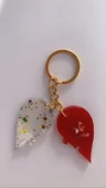 Kırmızı Glitterli Kalp Parçaları Kalp Motif Gold Aksesuarlı Epoksi Anahtarlık El Yapımı Hediyelik - 3