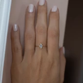 8 Ayar Altın Taşlı Trend Kadın Yüzük - 2