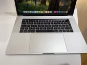 MacBook Pro 15'' 2018 (A1990) İ7 16GB RAM 256GB SSD Gümüş - 2
