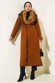 Yaka Kürklü Kuşaklı Uzun Kaban Camel - 1