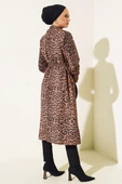 Leopar Desenli Kuşaklı Trençkot Camel - 3