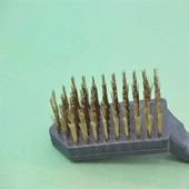 Metal Tel Fırça Plastik Saplı Pas Kir Sökme Temizleme Fırçası thumbnail 2