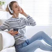 3.5mm Aux Kablosu Jak Erkek Erkek L Tipi 1 Metre Ses Aktarım Kablosu thumbnail 3