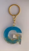 Deniz Mavisi Renk Gold Taşlı Gold Aksesuarlı G Harfi Şekil Epoksi Anahtarlık El Yapımı Hediyelik thumbnail 1