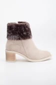 Kadın Topuklu Bot Bej Süet Kürklü Fermuarlı Oval Burun thumbnail 3