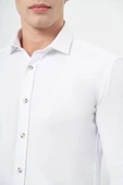 Beyaz Uzun Kol Düz Bez Ayağı Yarım İtalyan Yaka Cepsiz Pamuklu Classic Slim Fit Gömlek 1004245211 thumbnail 4