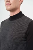 Siyah Uzun Kol Kendinden Desenli Örme Yarım Balıkçı Yaka Classic Comfort Fit Triko 1012245153 - 4