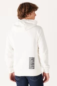 Wrangler W232242102 Ekru Erkek Sol Göğüste Yazı Detaylı Kapüşonlu İki İplik Sweat - 5