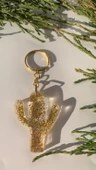 Şeffaf İçinde Gold Simli Gold Aksesuarlı Kaktüs Şekil Epoksi Anahtarlık El Yapımı Hediyelik thumbnail 3